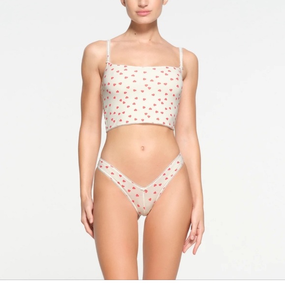 SKIMS Other - NWT SKIMS VALENTINE EDITION FITS EVERYBODY PICOT TRIM CROPPED CAMI | LARGE